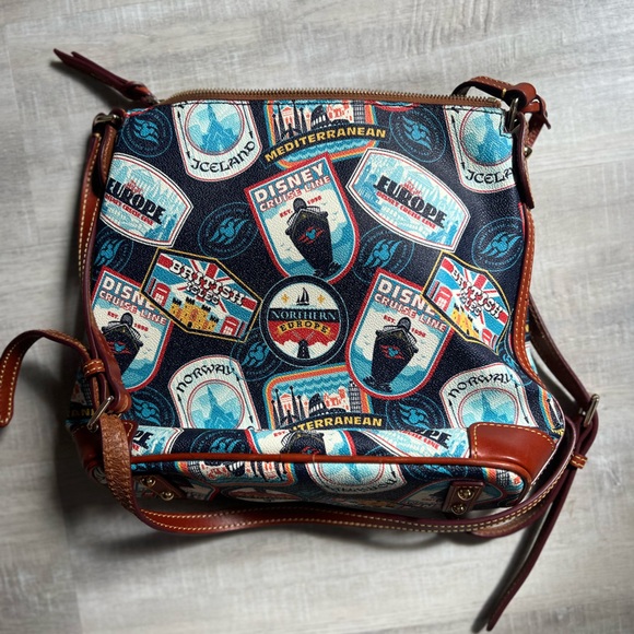 Authentic Dooney and Bourke Disney Magic Europe Tour 2018 - Picture 9 of 9